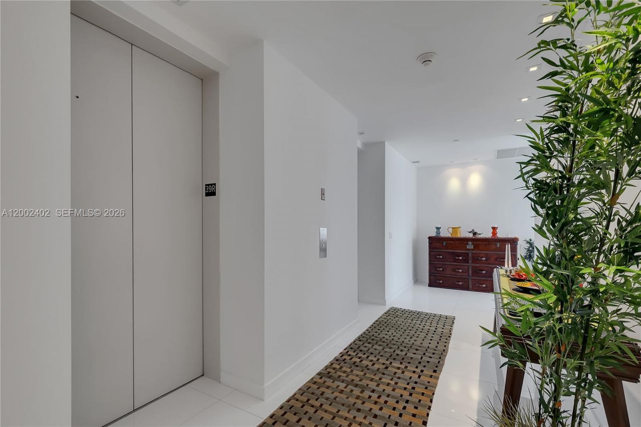 1100 Biscayne Blvd, Unit 3901, Miami, FL 33132 Photo