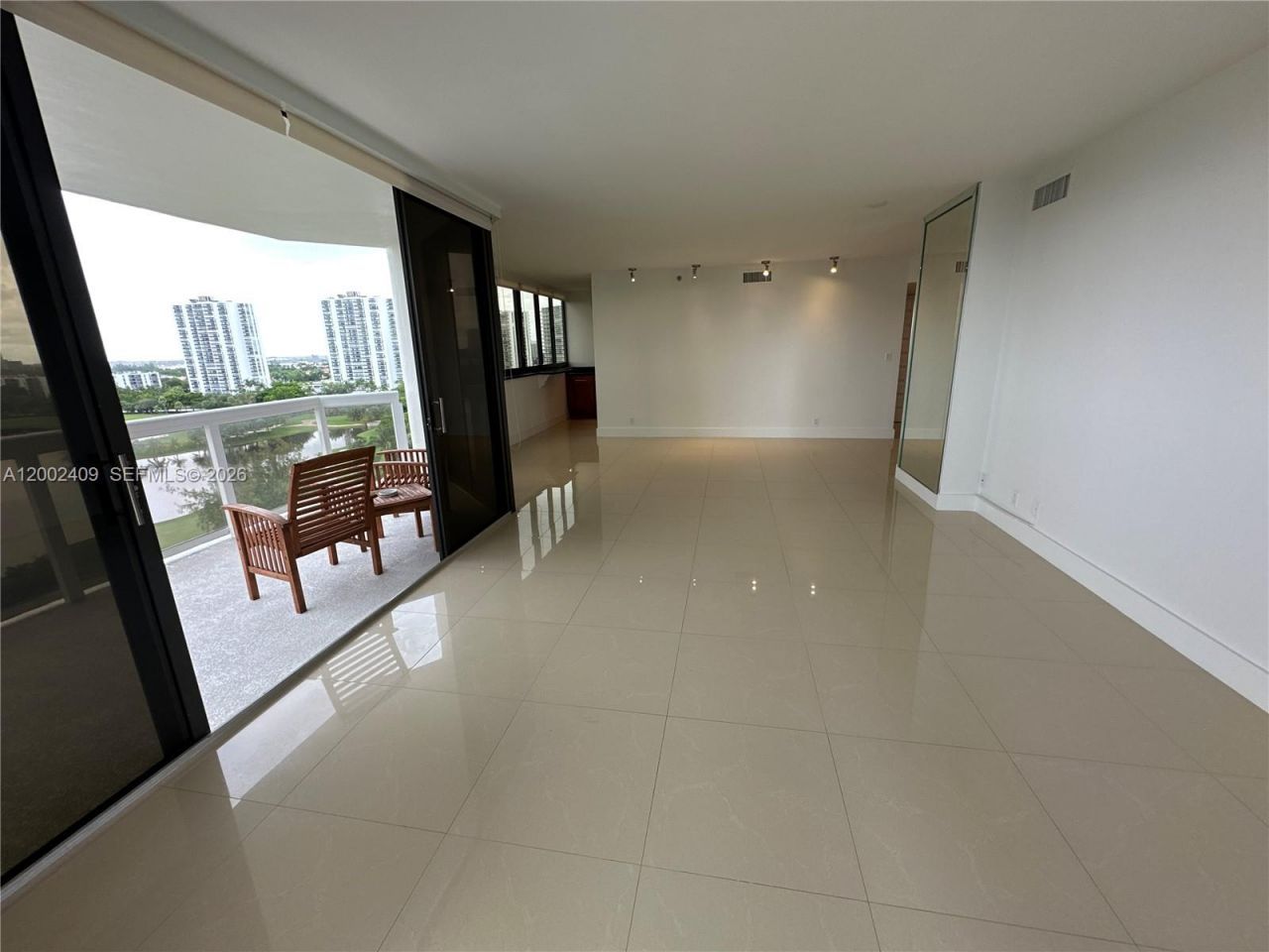 20185 E Country Club Dr, Unit 1105, Aventura, FL 33180 Photo