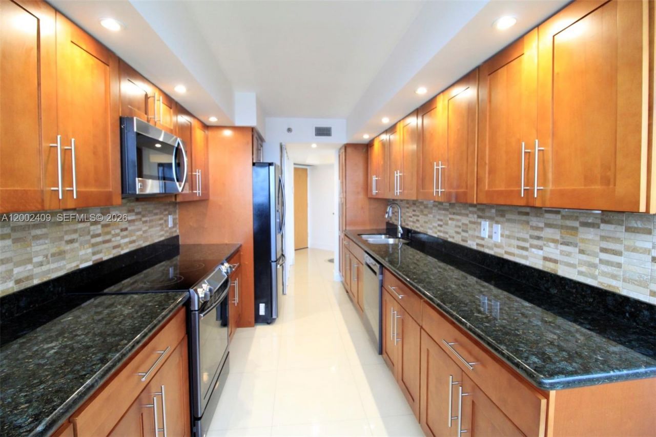 20185 E Country Club Dr, Unit 1105, Aventura, FL 33180 Photo