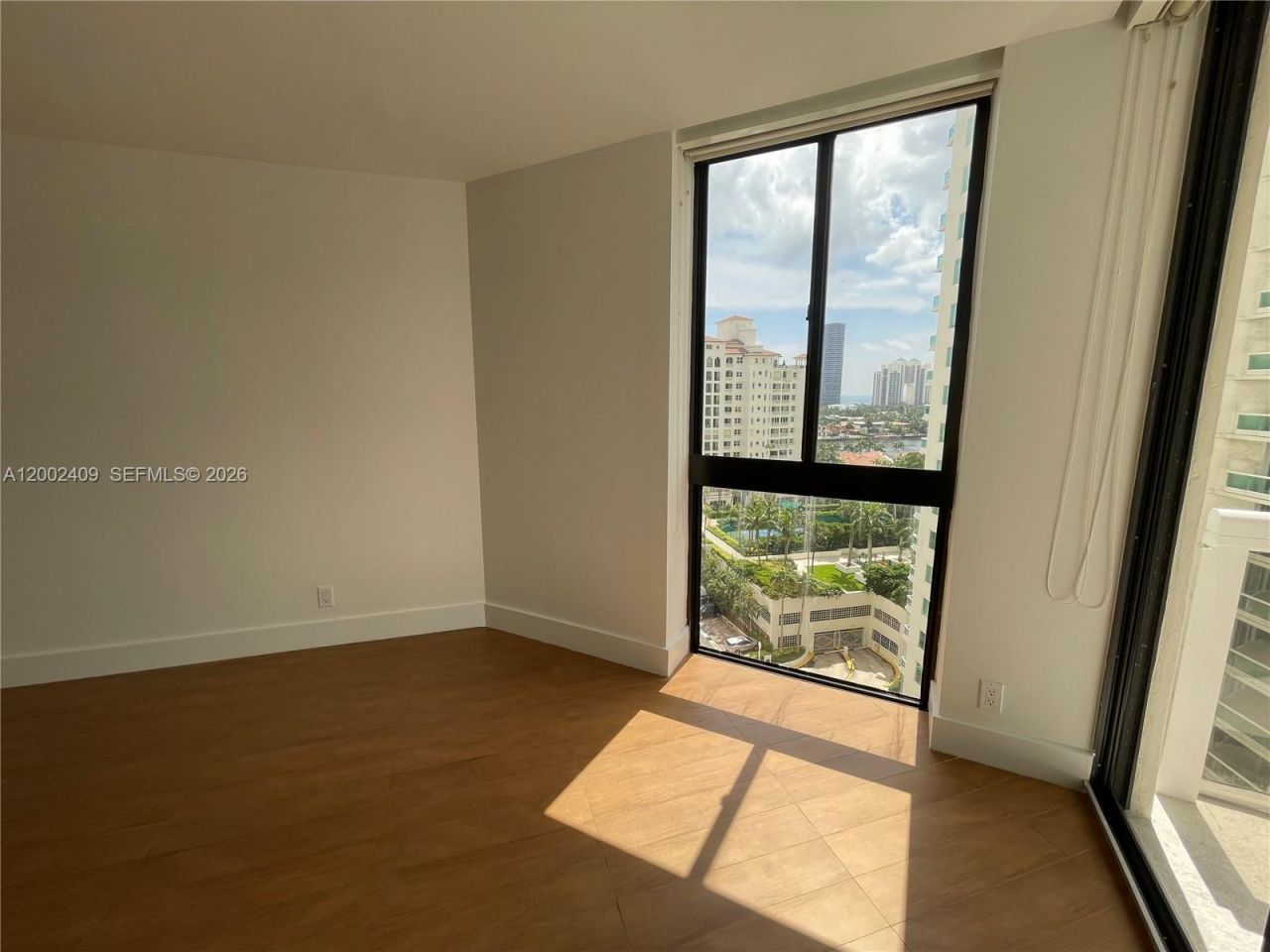 20185 E Country Club Dr, Unit 1105, Aventura, FL 33180 Photo