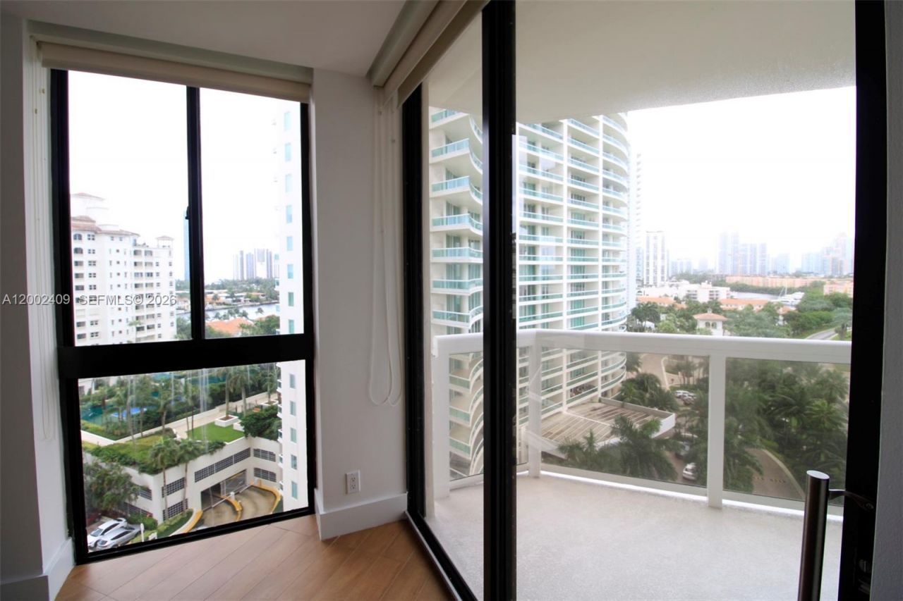 20185 E Country Club Dr, Unit 1105, Aventura, FL 33180 Photo