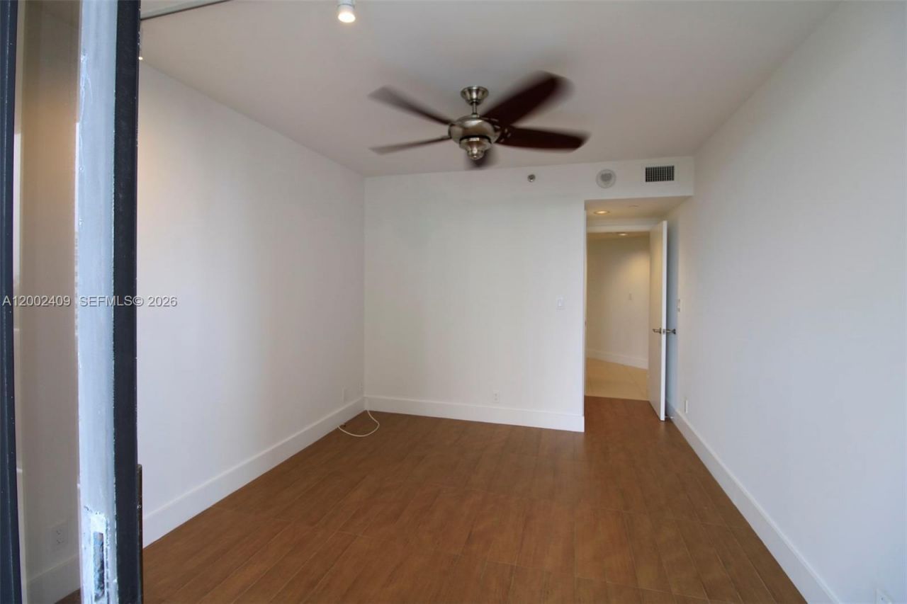 20185 E Country Club Dr, Unit 1105, Aventura, FL 33180 Photo