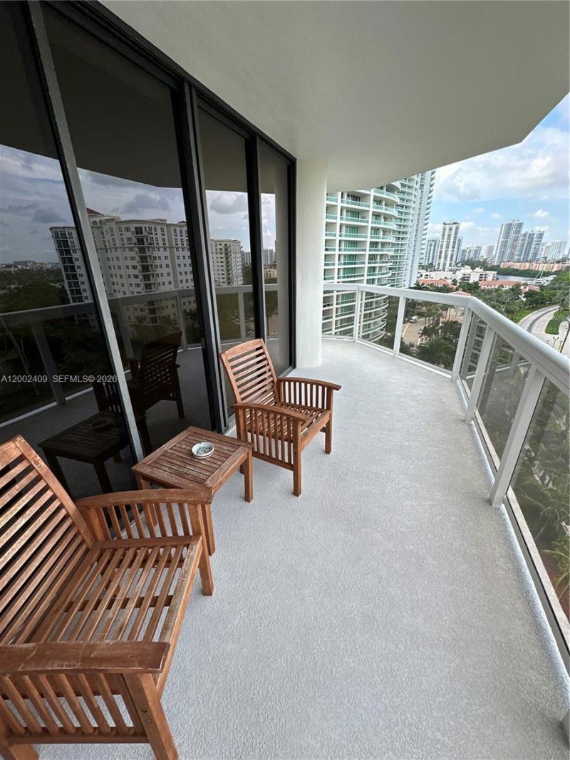 20185 E Country Club Dr, Unit 1105, Aventura, FL 33180 Photo