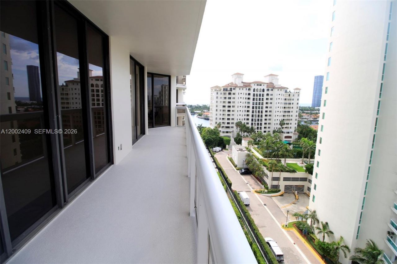 20185 E Country Club Dr, Unit 1105, Aventura, FL 33180 Photo