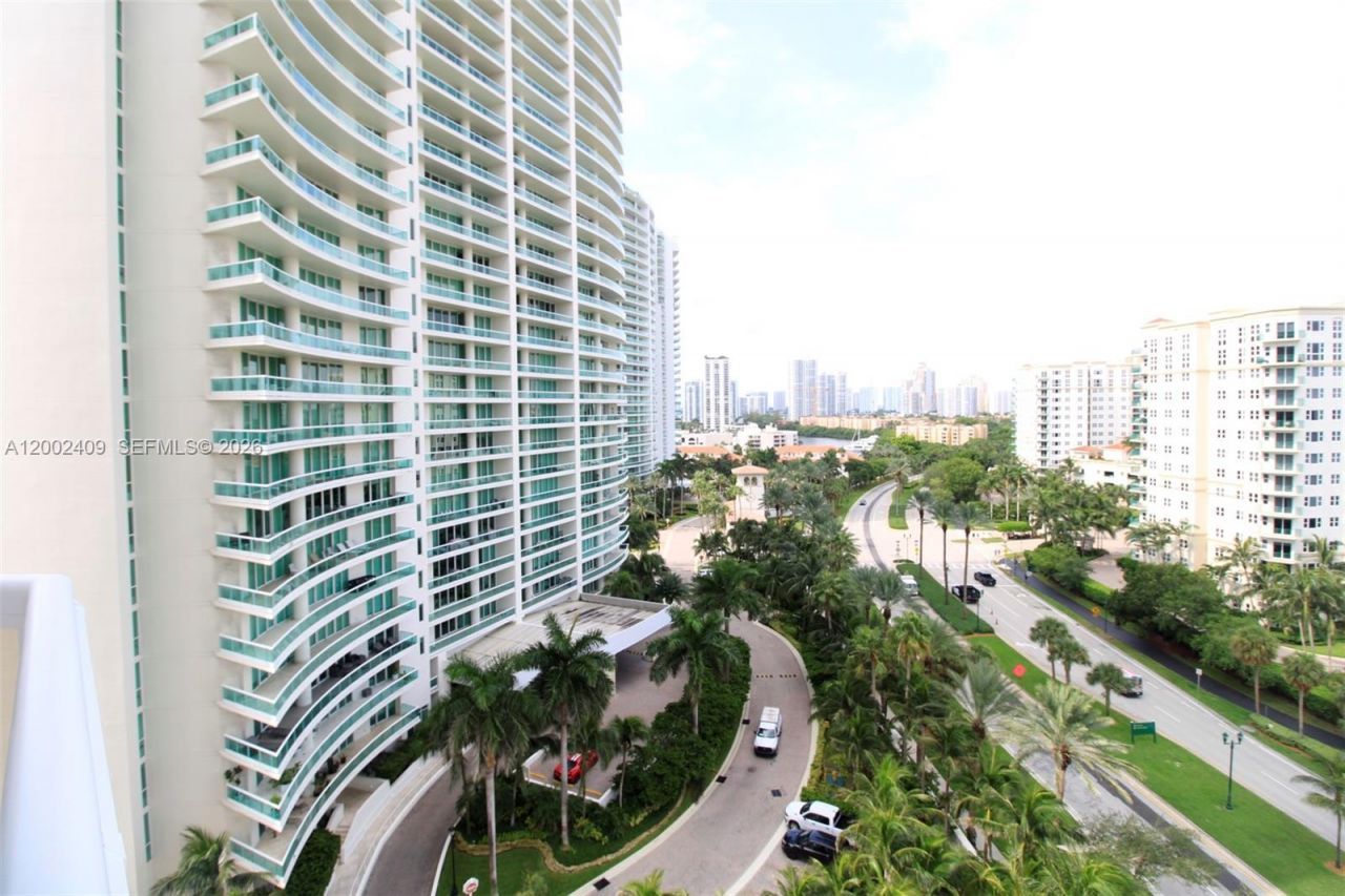 20185 E Country Club Dr, Unit 1105, Aventura, FL 33180 Photo