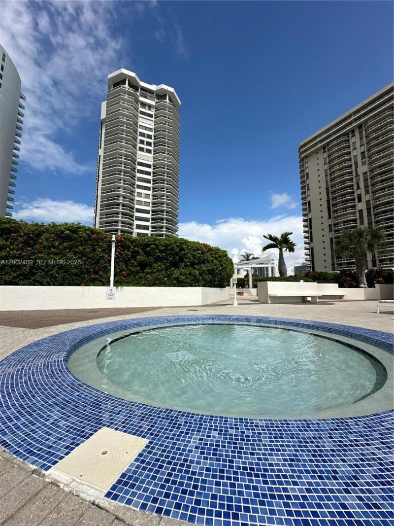 20185 E Country Club Dr, Unit 1105, Aventura, FL 33180 Photo