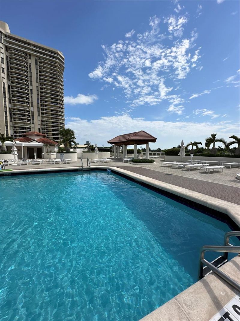 20185 E Country Club Dr, Unit 1105, Aventura, FL 33180 Photo