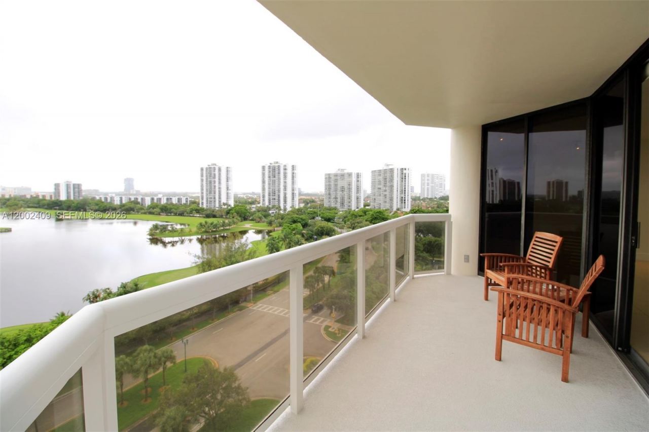 20185 E Country Club Dr, Unit 1105, Aventura, FL 33180 Photo