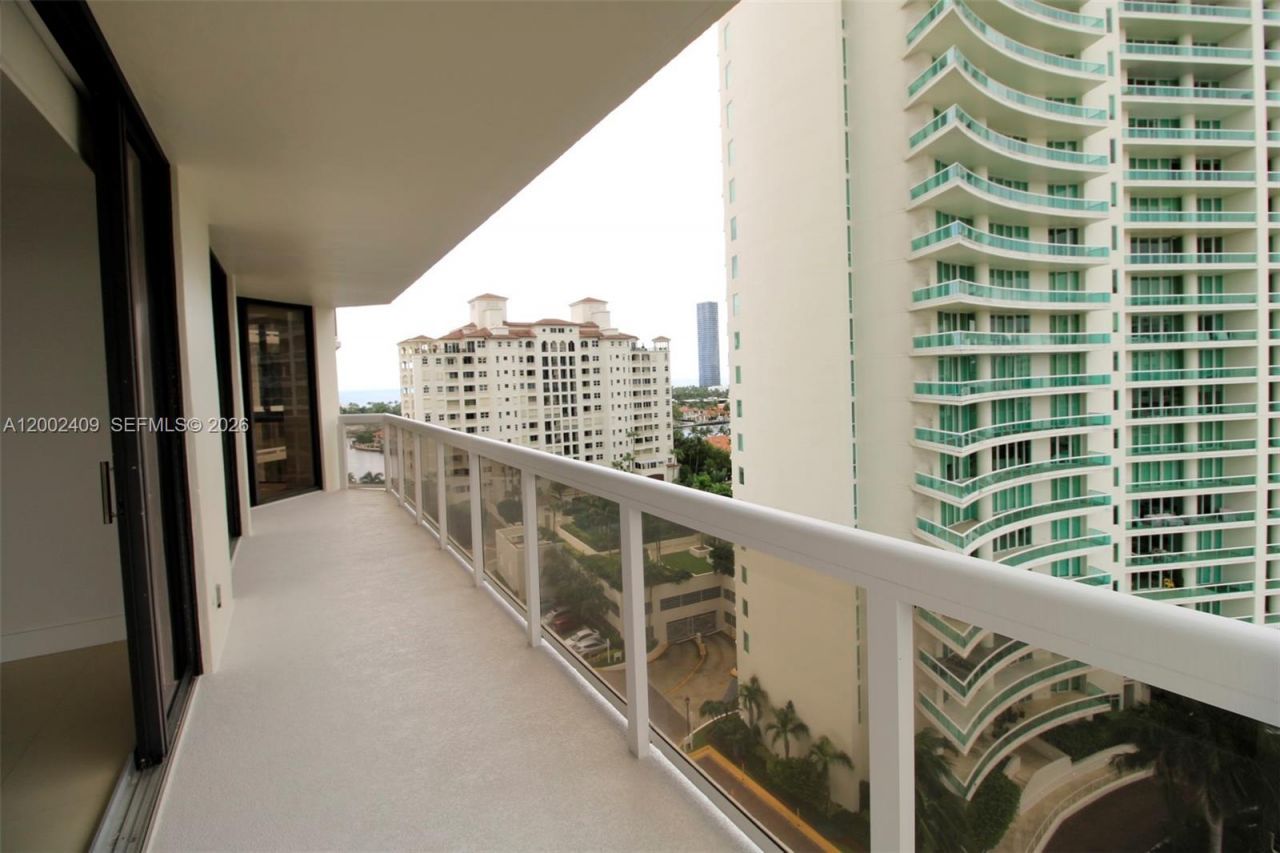 20185 E Country Club Dr, Unit 1105, Aventura, FL 33180 Photo