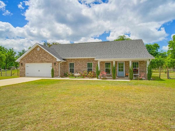 5049 Southern Paradise Ln, Milton, FL 32583