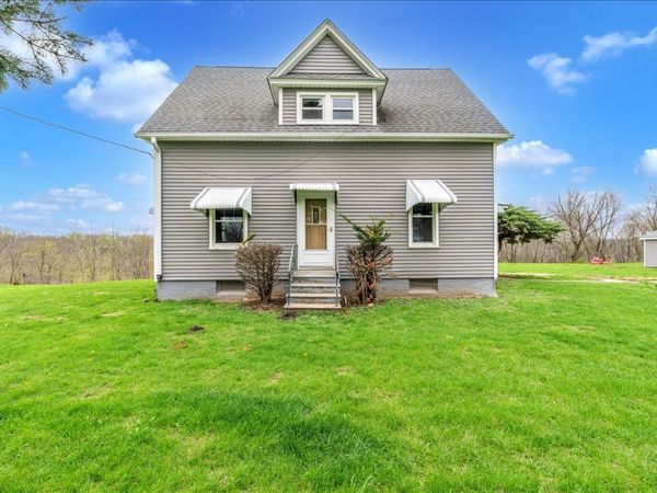 8850 Ridgewood Road , Rock Island, IL 61201