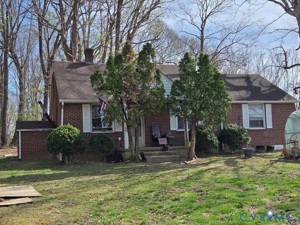 584/586 Hardtimes Road , Farmville, VA 23901