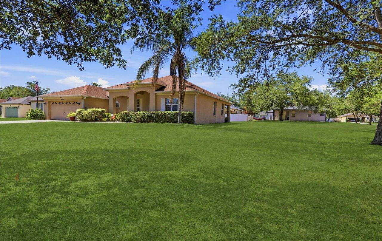 12929 Regiment Drive , Grand Island, FL 32735 Photo