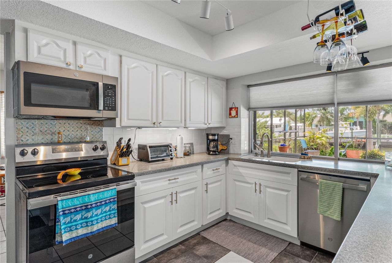 906 Sago Palm Way, Apollo Beach, FL 33572 Photo