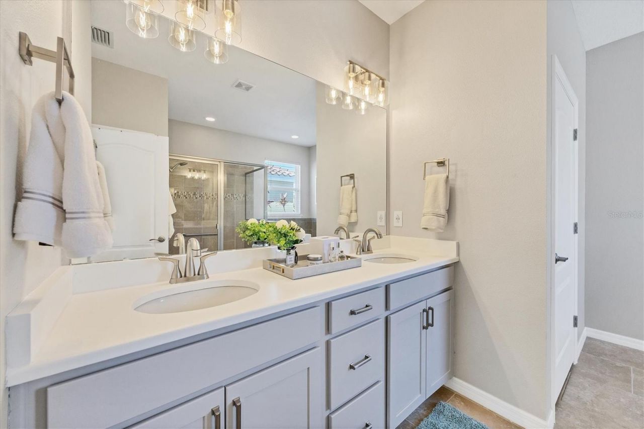 5333 Charlie Brown Lane, Sarasota, FL 34233 Photo