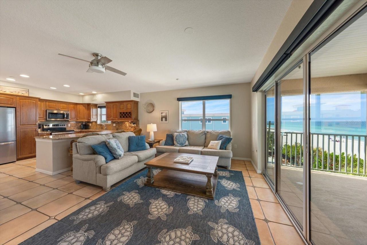 102 Gulf Boulevard, Unit 401, Indian Rocks Beach, FL 33785 Photo