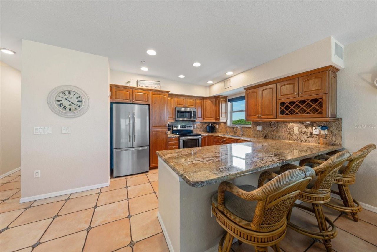 102 Gulf Boulevard, Unit 401, Indian Rocks Beach, FL 33785 Photo