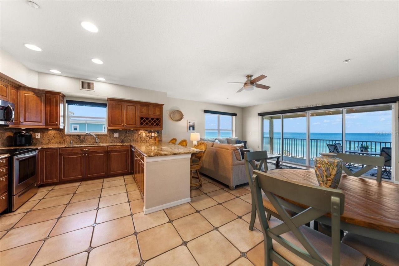 102 Gulf Boulevard, Unit 401, Indian Rocks Beach, FL 33785 Photo