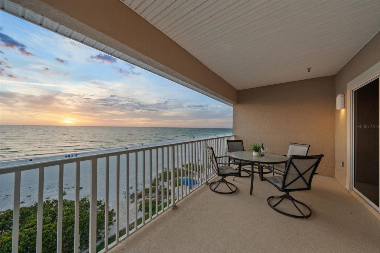 102 Gulf Boulevard, Unit 401, Indian Rocks Beach, FL 33785 Photo
