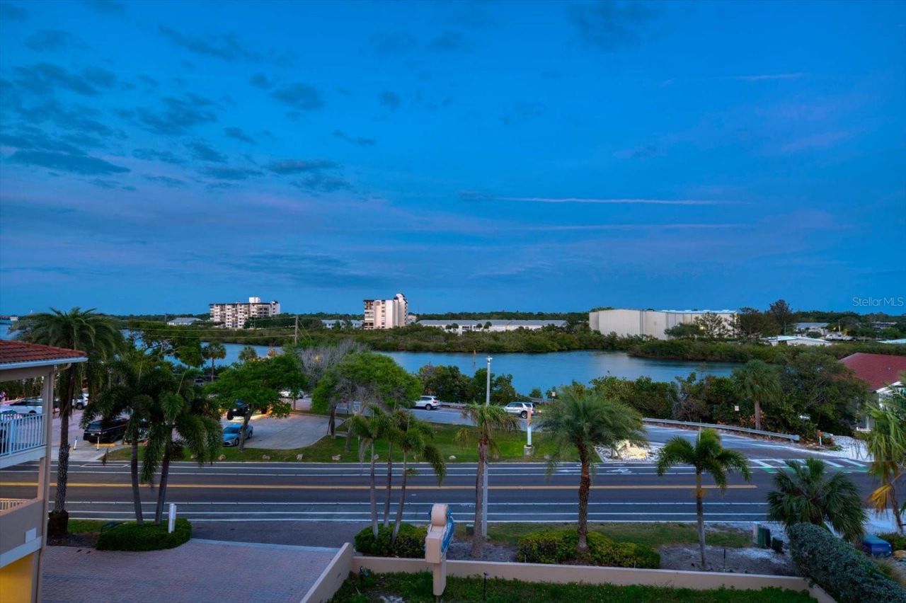 102 Gulf Boulevard, Unit 401, Indian Rocks Beach, FL 33785 Photo