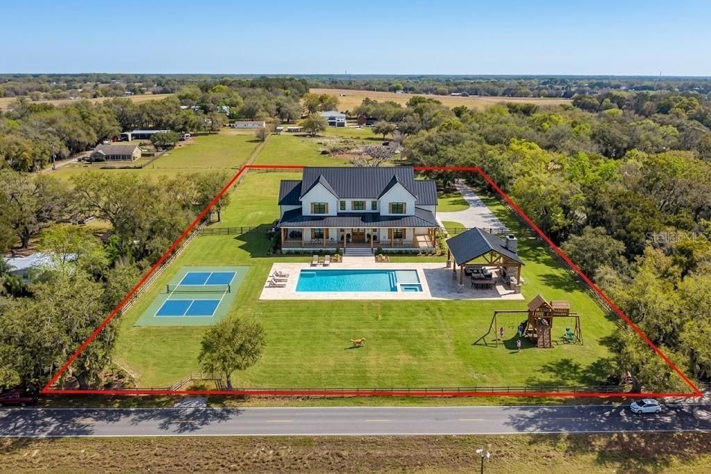 8302 Wire Road, Zephyrhills, FL 33540 Photo