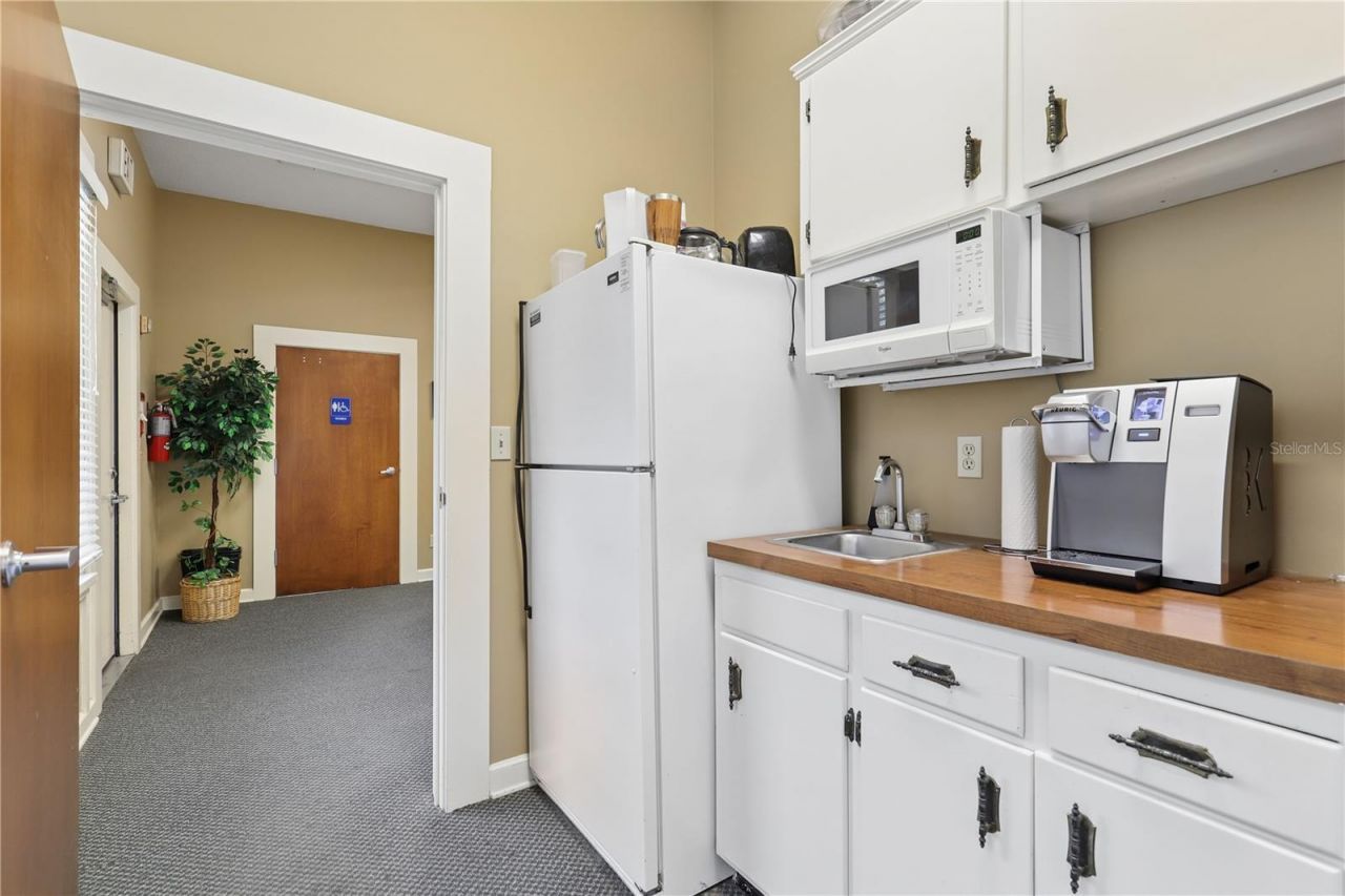 4004 Atlantic Boulevard, Jacksonville, FL 32207 Photo