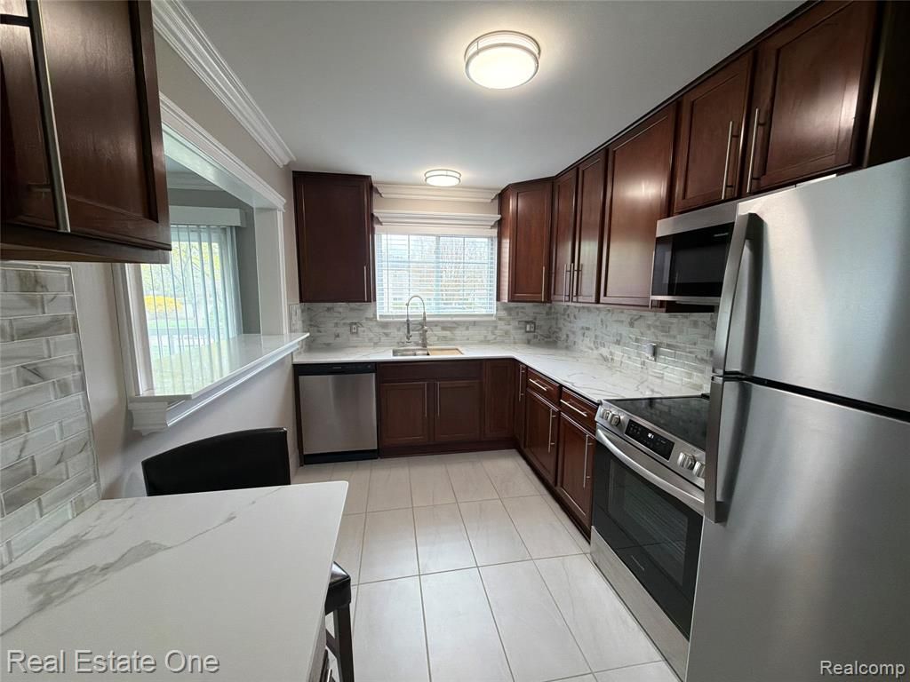 3551 W 14 Mile Road, Royal Oak, MI 48073 Main Photo