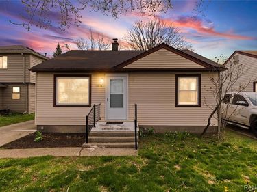 7426 Floral Street , Westland, MI 48185