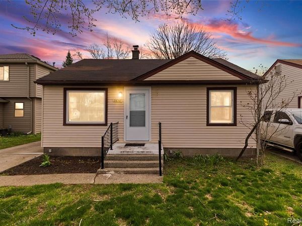 7426 Floral Street, Westland, MI 48185
