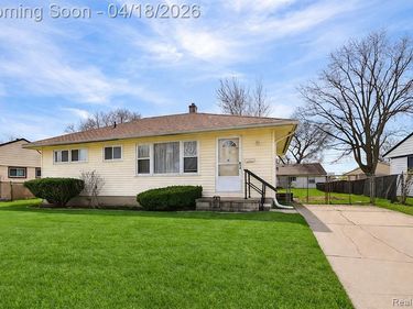431 Lytle Place, Garden City, MI 48135