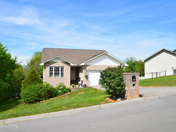 1756 Meadow Ridge Circle, Sevierville, TN 37862