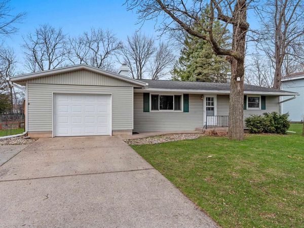 3040 SHELDON DRIVE, Oshkosh, WI 54904