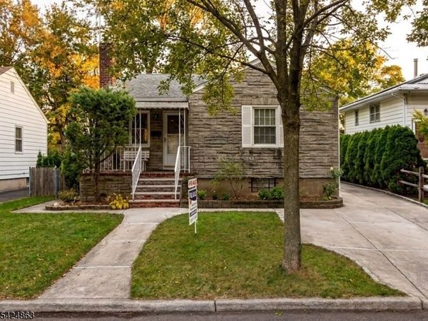 431 Terhune Ave, Paramus, NJ 07652