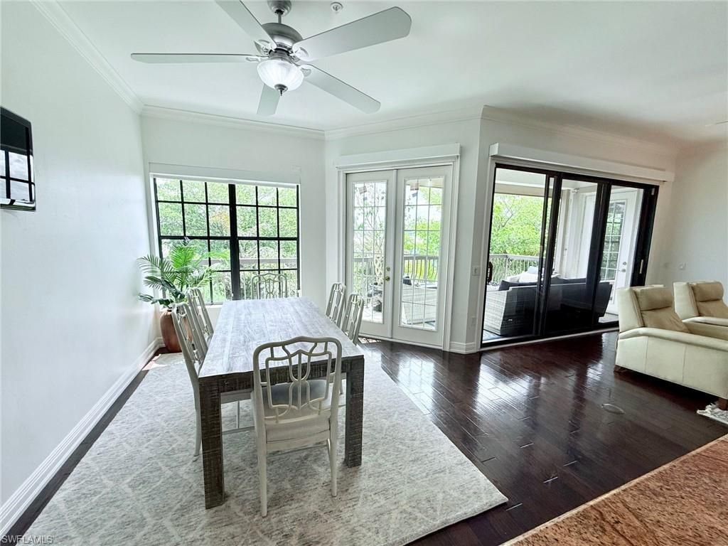 705 10th St S, Unit 301, Naples, FL 34102 Photo