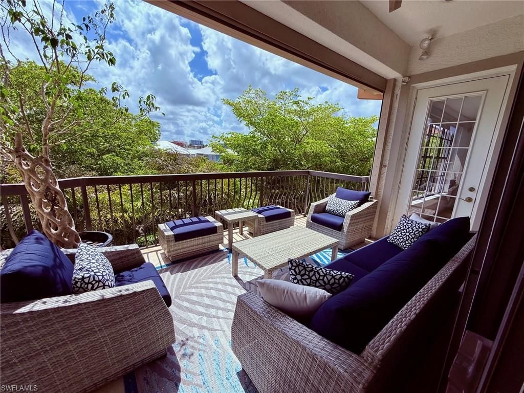 705 10th St S, Unit 301, Naples, FL 34102 Photo