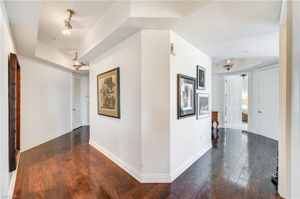 705 10th St S, Unit 301, Naples, FL 34102 Photo