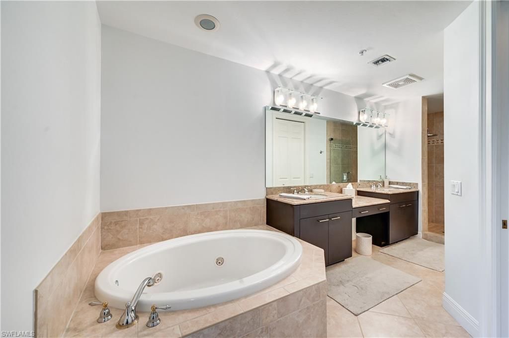 705 10th St S, Unit 301, Naples, FL 34102 Photo