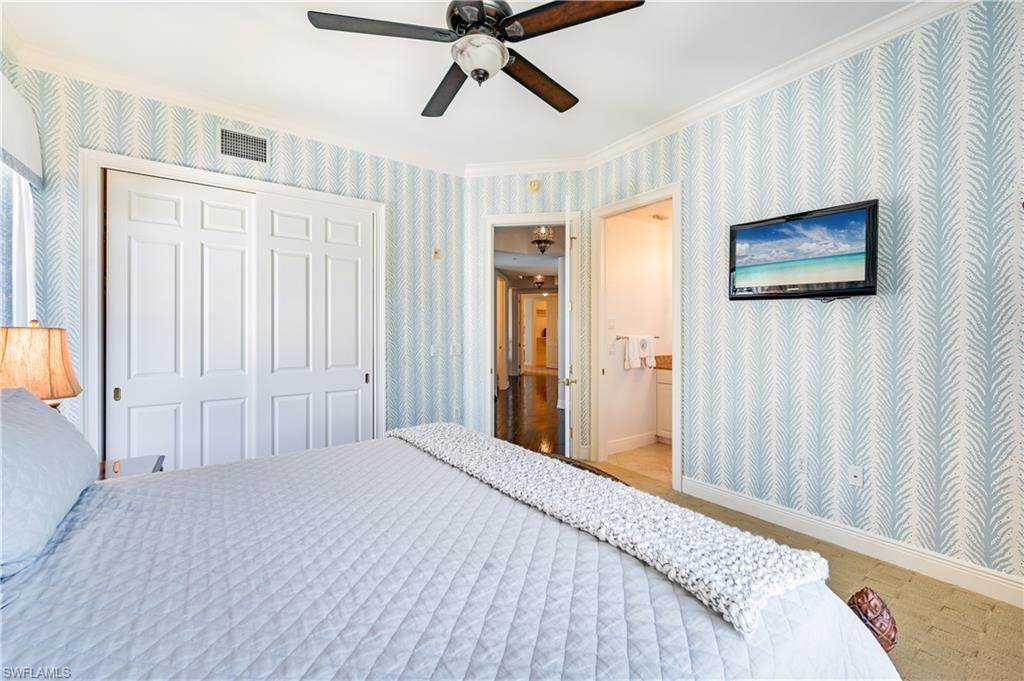 705 10th St S, Unit 301, Naples, FL 34102 Photo