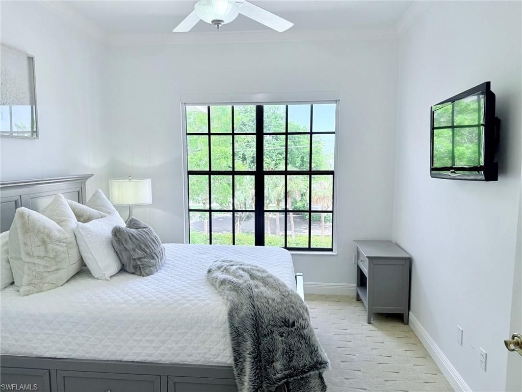 705 10th St S, Unit 301, Naples, FL 34102 Photo