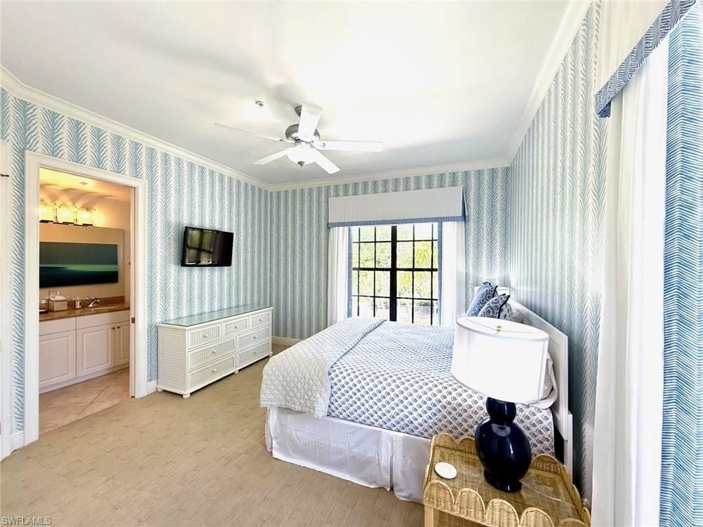705 10th St S, Unit 301, Naples, FL 34102 Photo