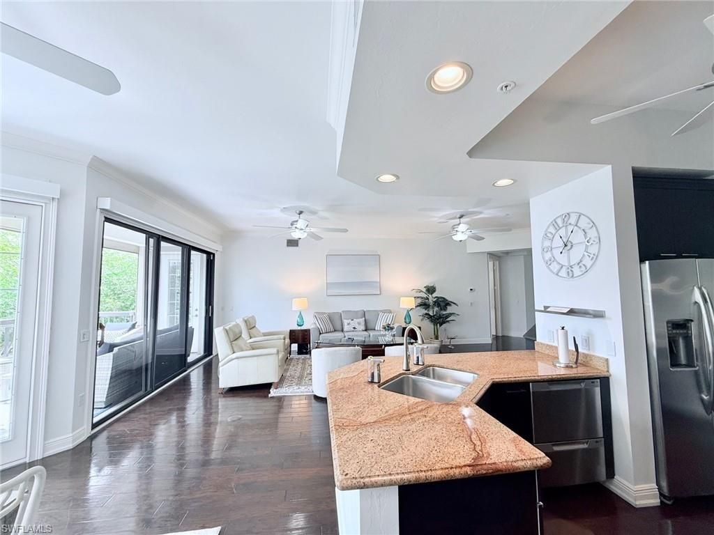 705 10th St S, Unit 301, Naples, FL 34102 Photo