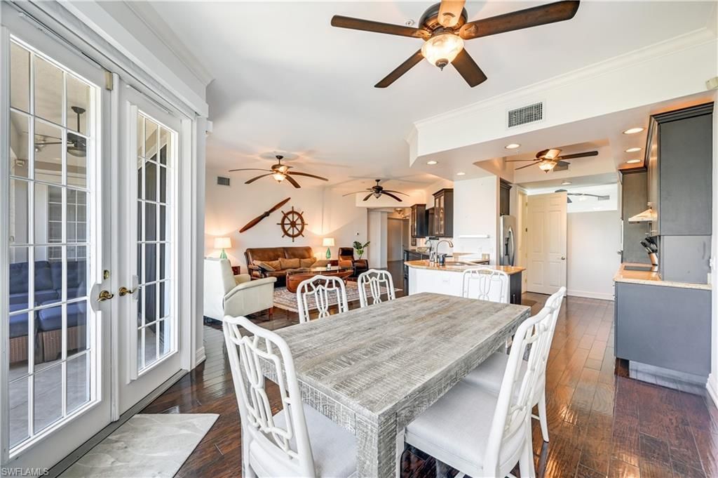 705 10th St S, Unit 301, Naples, FL 34102 Photo