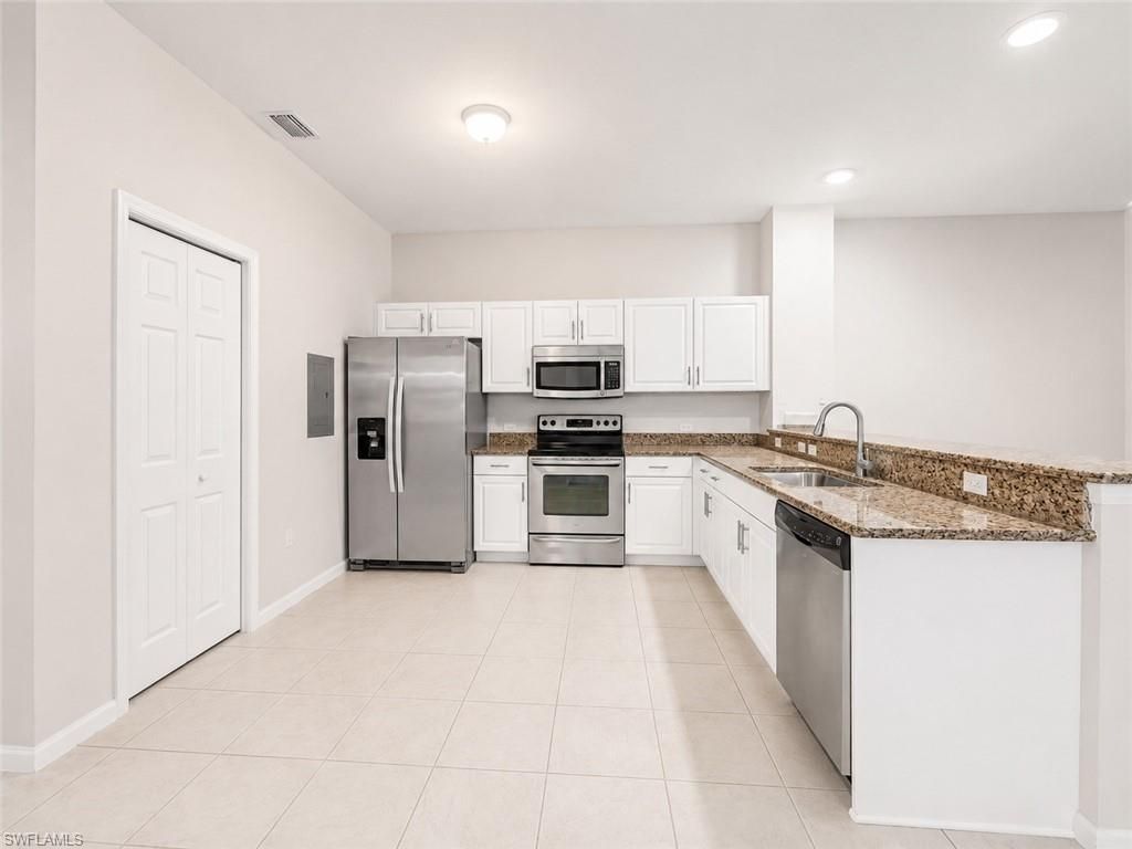 10020 Heather Ln, Unit 9-904, Naples, FL 34119 Photo