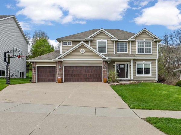 2812 Broken Woods Drive, Coralville, IA 52241