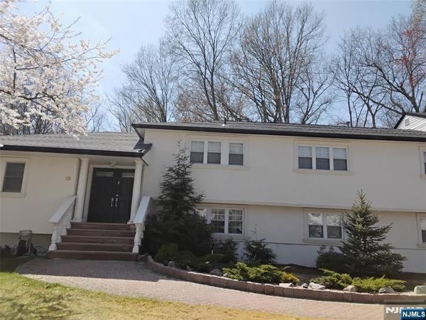 19 Coles Court, RIVER EDGE, NJ 07661