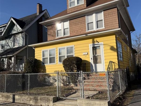 63 Sunnyside Terrace, EAST ORANGE, NJ 07018