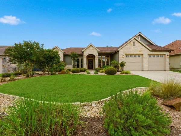 429 English Oaks Cir, Boerne, TX 78006