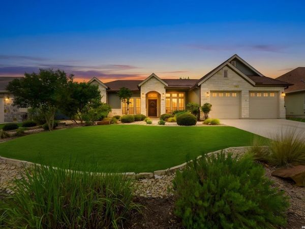 429 English Oaks Cir, Boerne, TX 78006