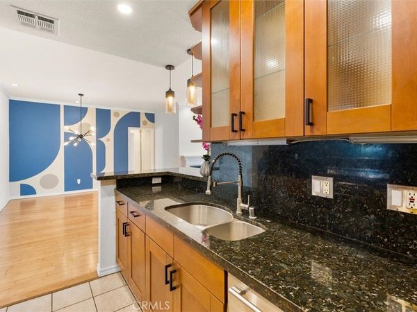 11225 Peach Grove, Unit 203, North Hollywood, CA 91601