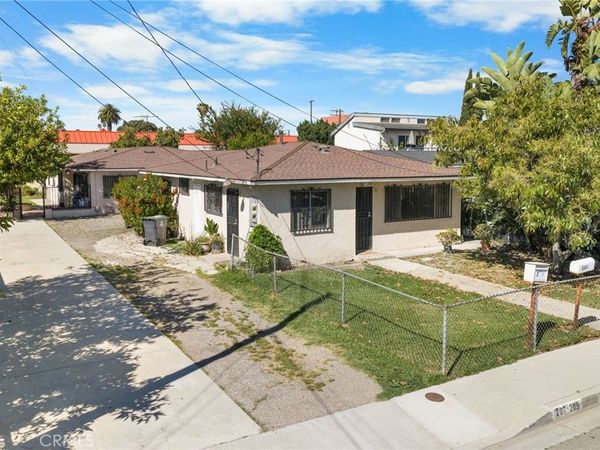 207 E Flora, Santa Ana, CA 92707